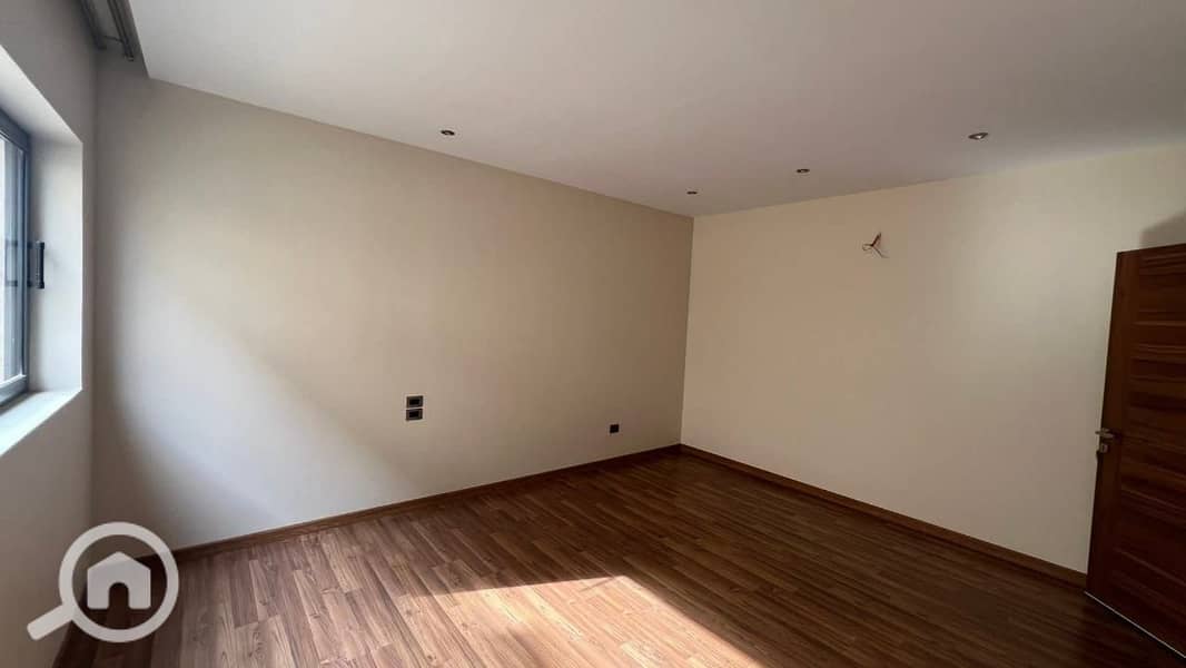 10 f2a9f82b-420e-4d1e-99bc-070c079b2f59. jpg