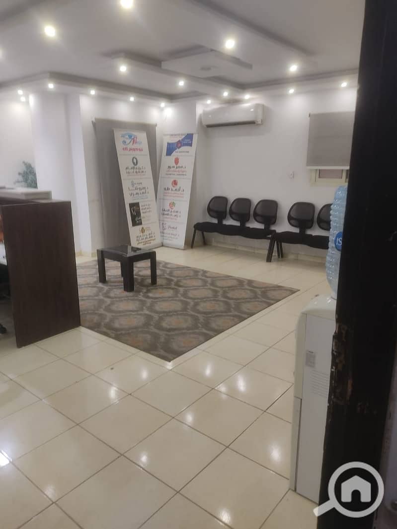 5 798259e7-35c8-44a2-b9af-702e4216c5e2. jpg