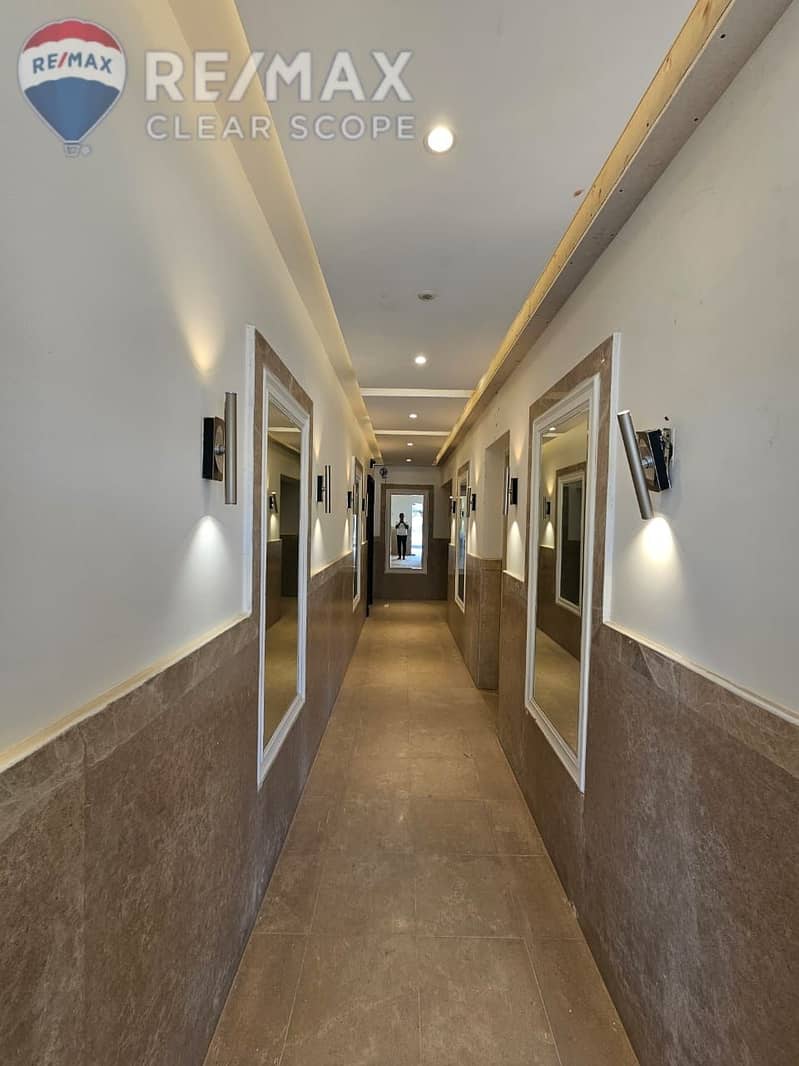 2 2d5f49a2-c126-4651-a270-52f8b3c01785. jpg