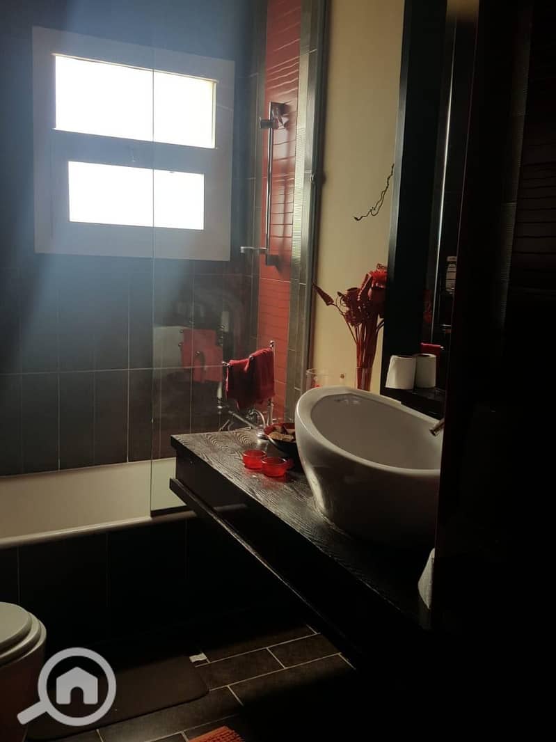 18 6b6817e4-1ebb-425b-9b7f-5000c24bf2b7. jpeg