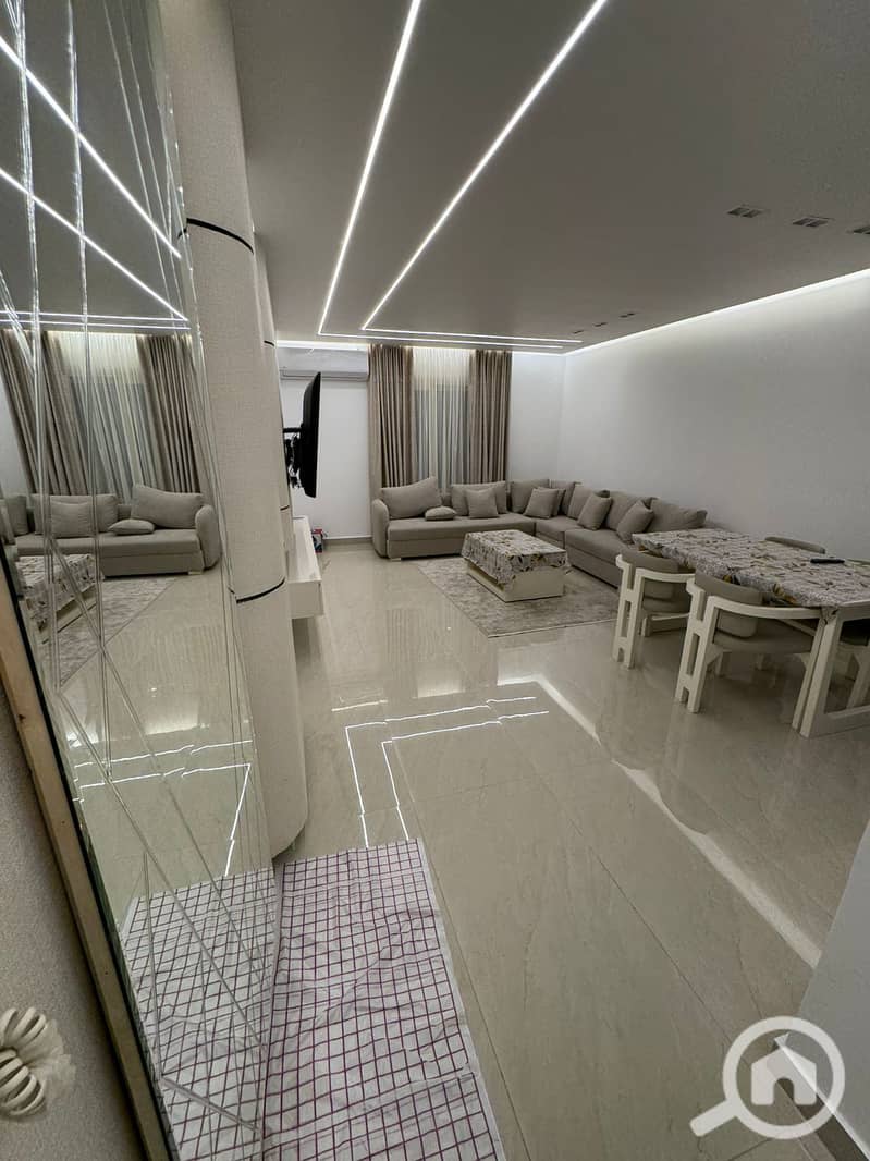 4 3e8677a2-427f-4285-8835-daf7ebd57073. jpeg