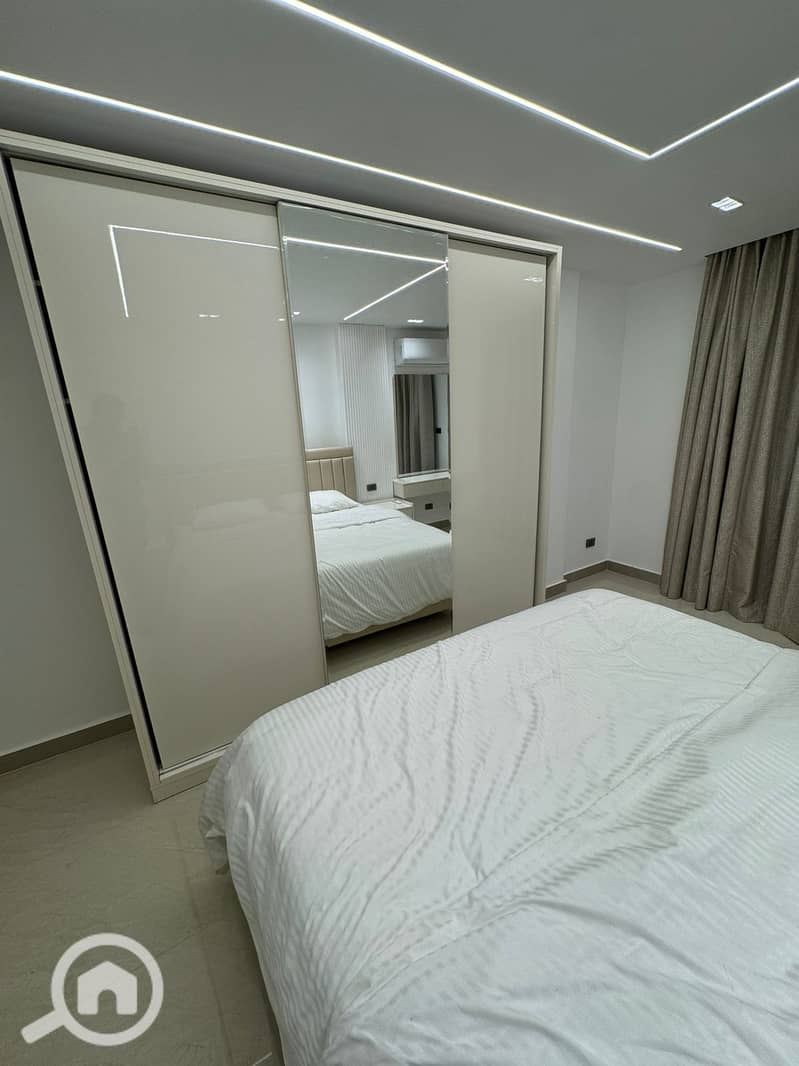 10 8e2076c2-cfcd-471d-a5bc-37c1cb70f433. jpeg