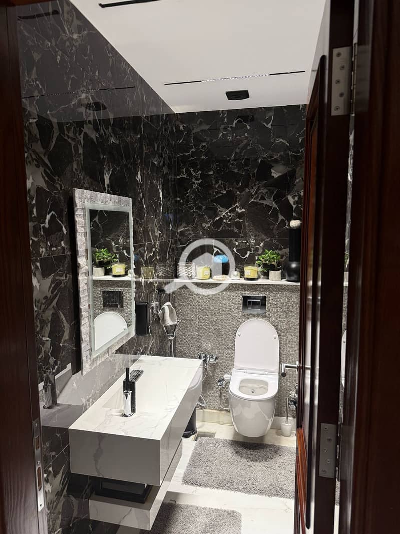 7 44693f44-51b2-406d-a1ff-d0d8cec6a924. jpeg