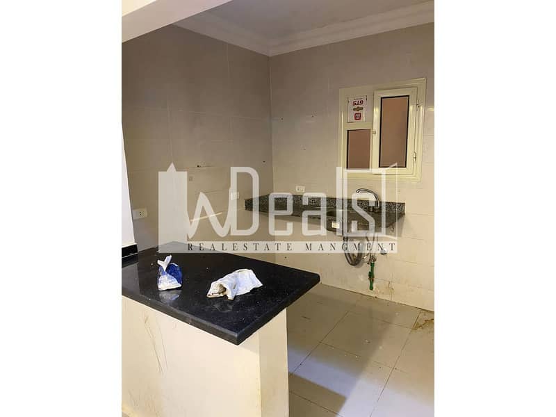 7 5cab6ded-dcca-4566-b0e8-12f4027ce511_1. jpg