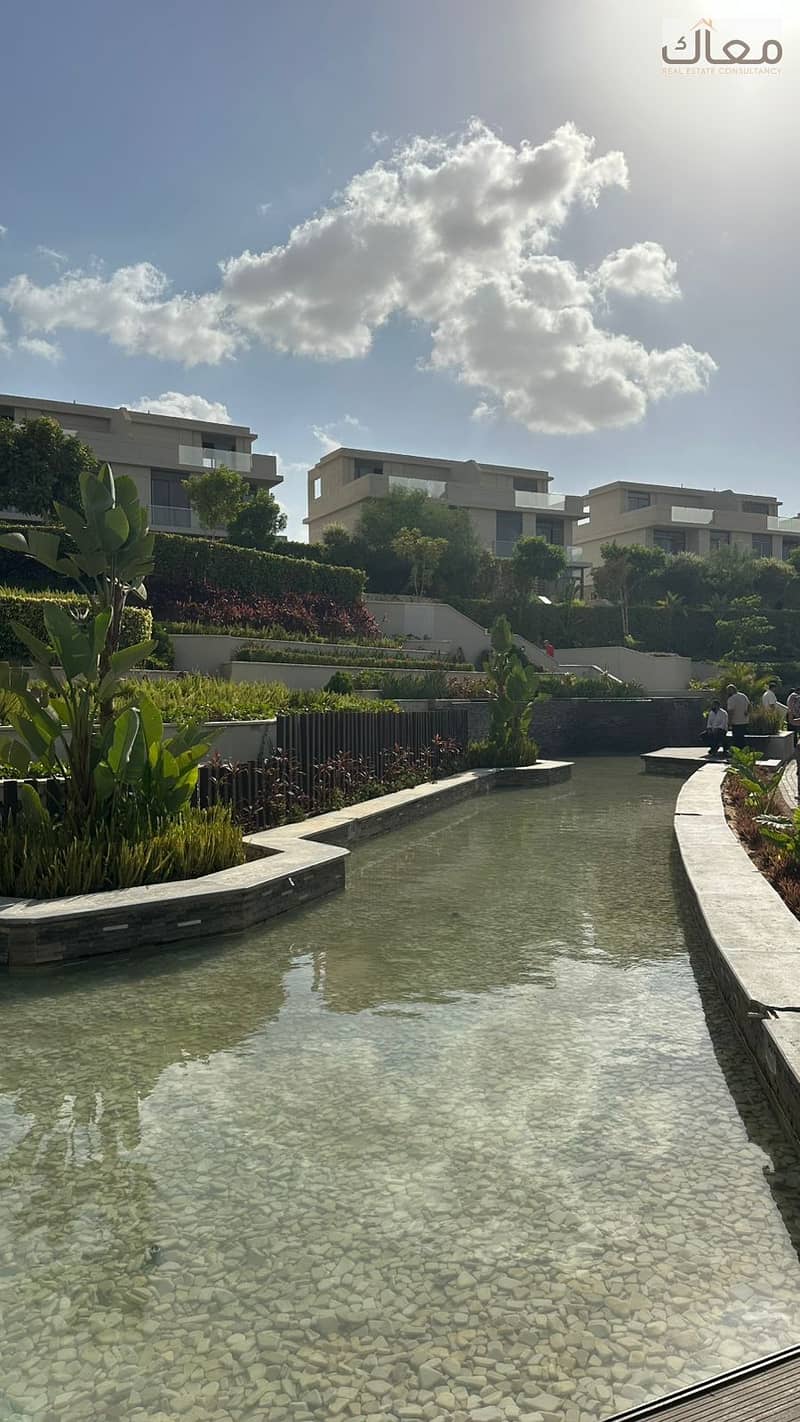 6 9baa7407-9bf5-4c32-9e05-7e5e7abc8476. jpg