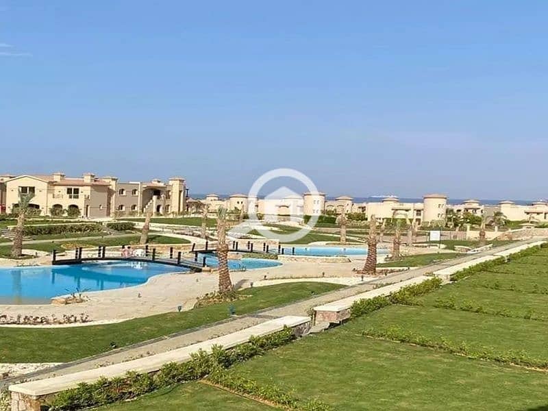 2 4743362-1b8aao. jpg