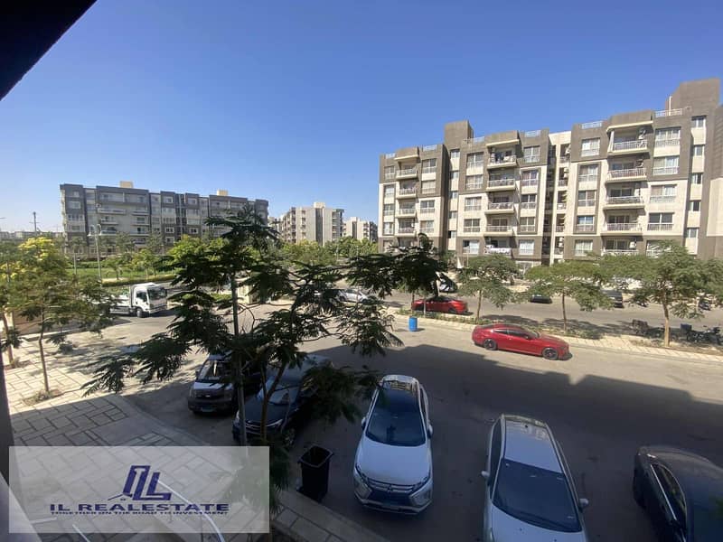 10 0478cb6f-6a53-46be-af9f-b97102e8f9b5. jpg