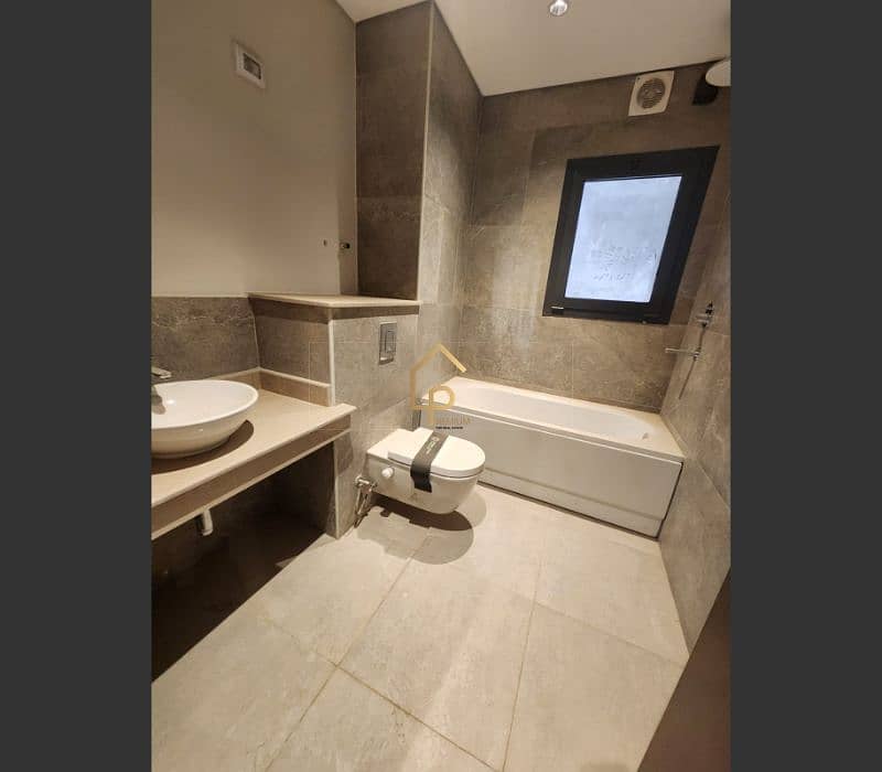 4 WhatsApp Image 2025-11-06 at 12.06. 03 AM. jpg