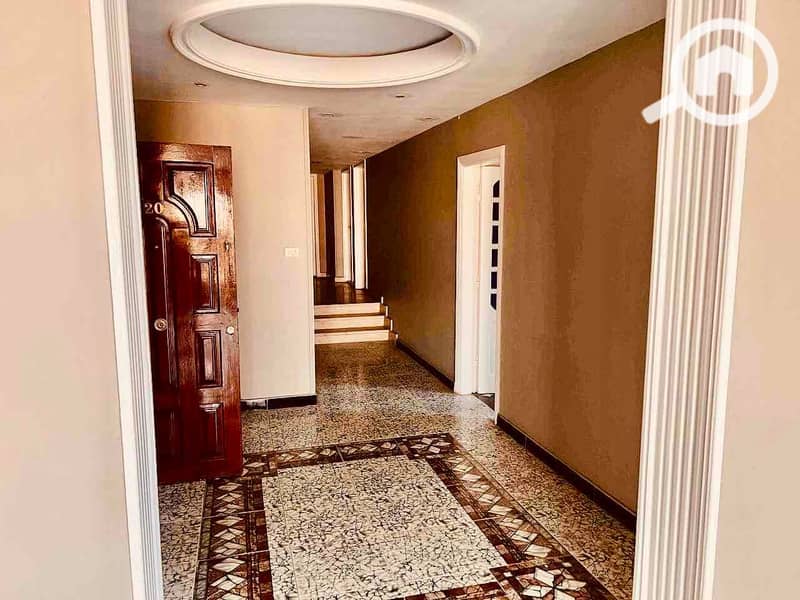 2 61ad5ac7-601e-47a5-a98d-8d8cbc2a4148. jpg