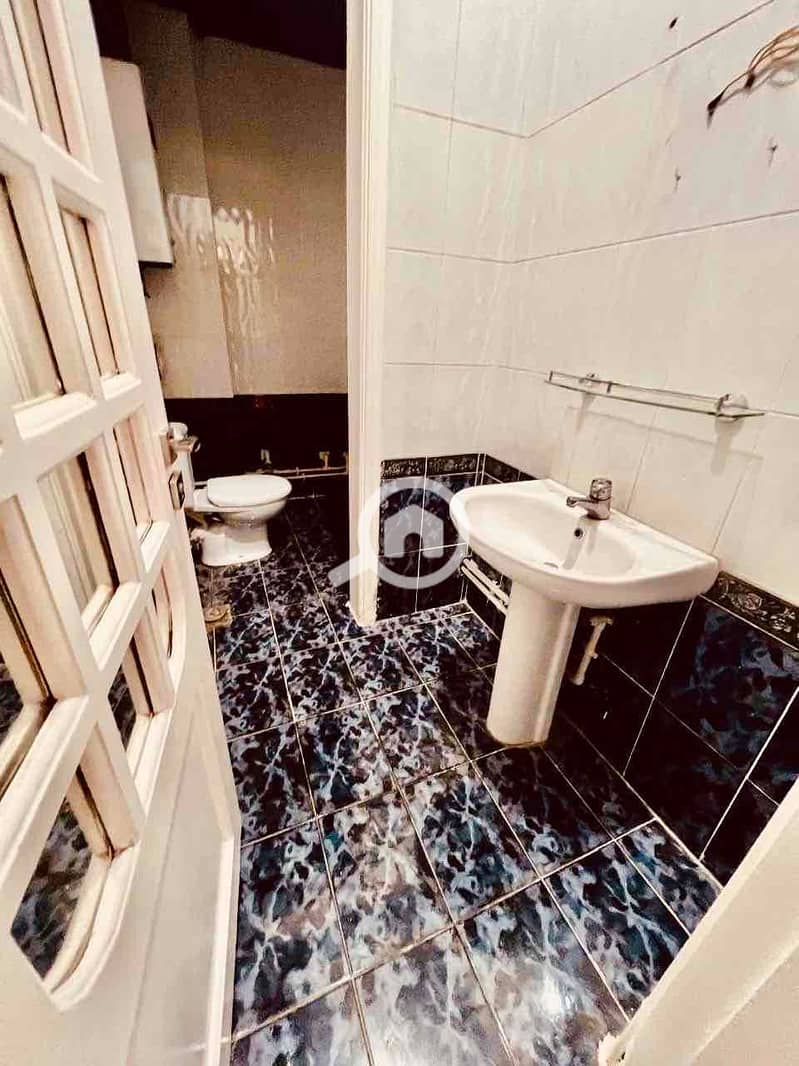 6 64a94ce6-f9d1-4032-8301-647c6c9daa73. jpg