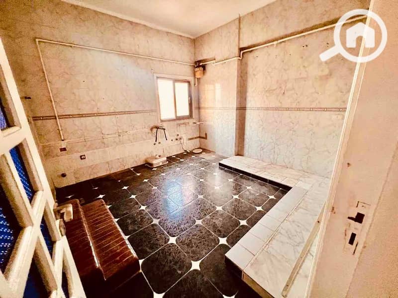 7 7a9028fe-26d7-43a4-a6be-4a2180f49f7b. jpg