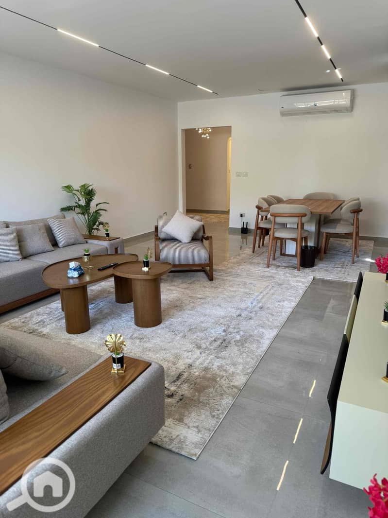 6 4dae29ab-8b63-4056-98e4-6f960ce4eeb4. jpg