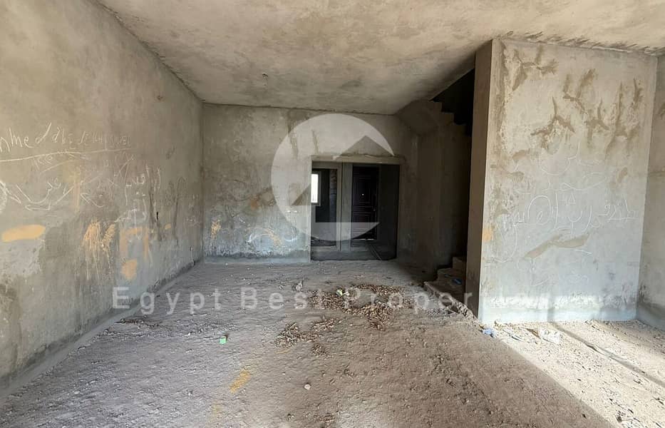 10 ca89165f-eb4c-4627-8940-f5fb44995040. jpeg