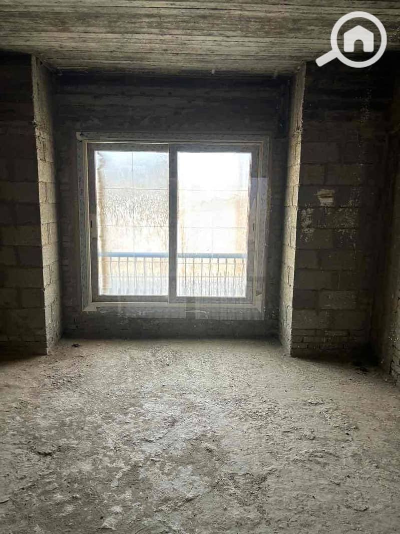 8 e2daaa2c-bf5e-4de4-b83e-256e96f07f89. jpg