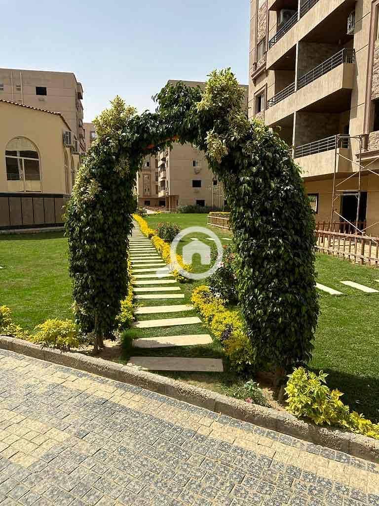 10 e4f75bb7-f0f5-4ae3-8230-365fa5beb3e9. jpg