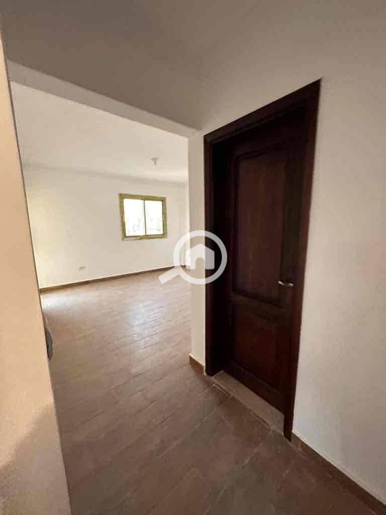 4 12b74fd8-f250-45fc-8b50-67ae0b47df4f. jpg