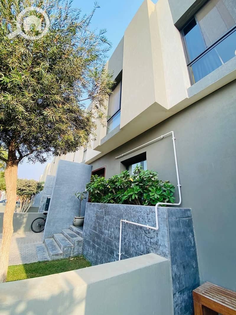 14 ed034314-938f-4401-83ed-505eb96ba892. jpeg