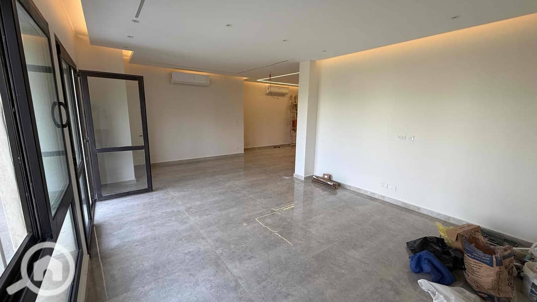 10 ec040e7d-90b2-42a8-8779-3a6ab576f28f. jpg