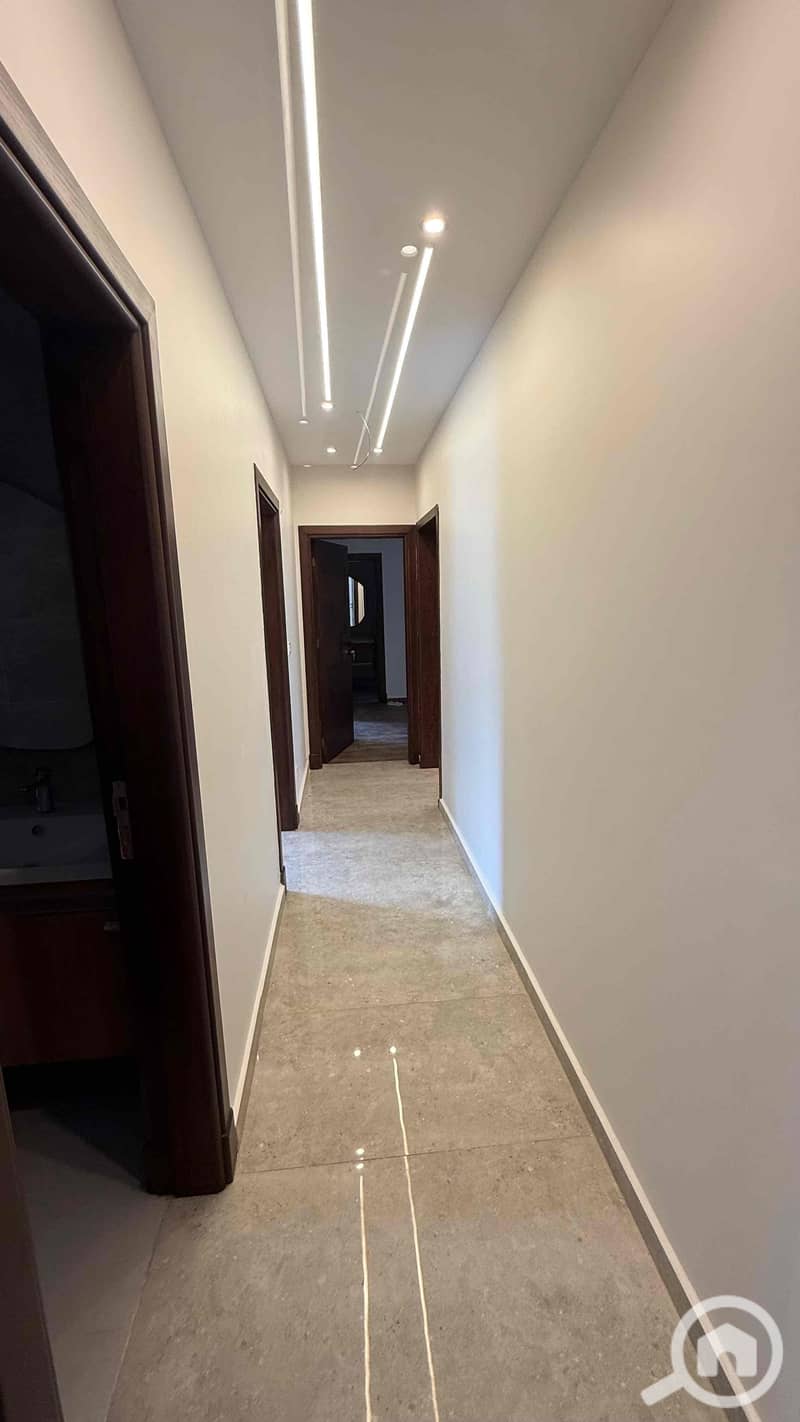 11 3375cd18-a6c2-4ab1-8150-d0d1e83649ed. jpg