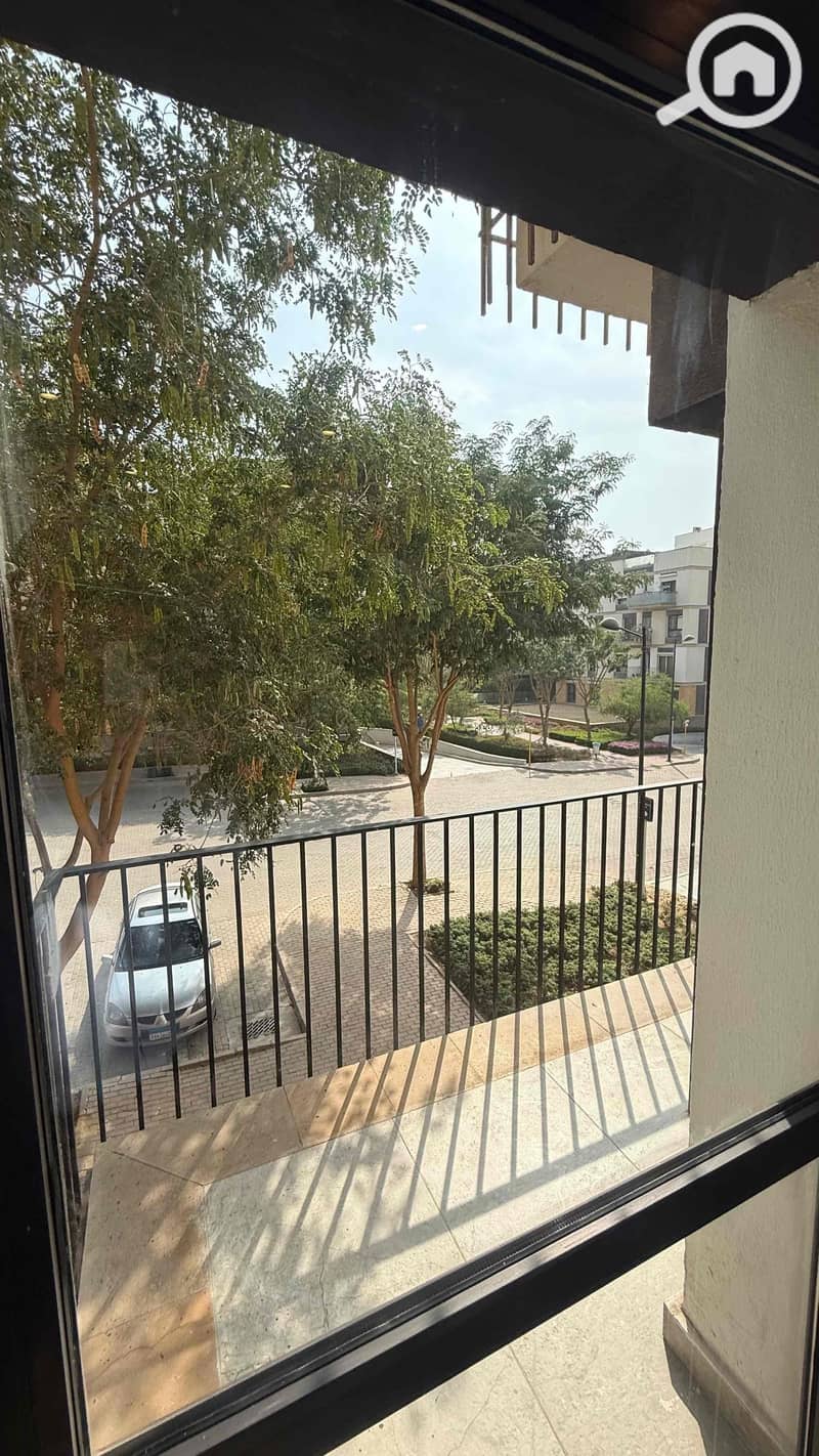 13 318887e6-5613-4508-bab5-87223fdc3f7a. jpg