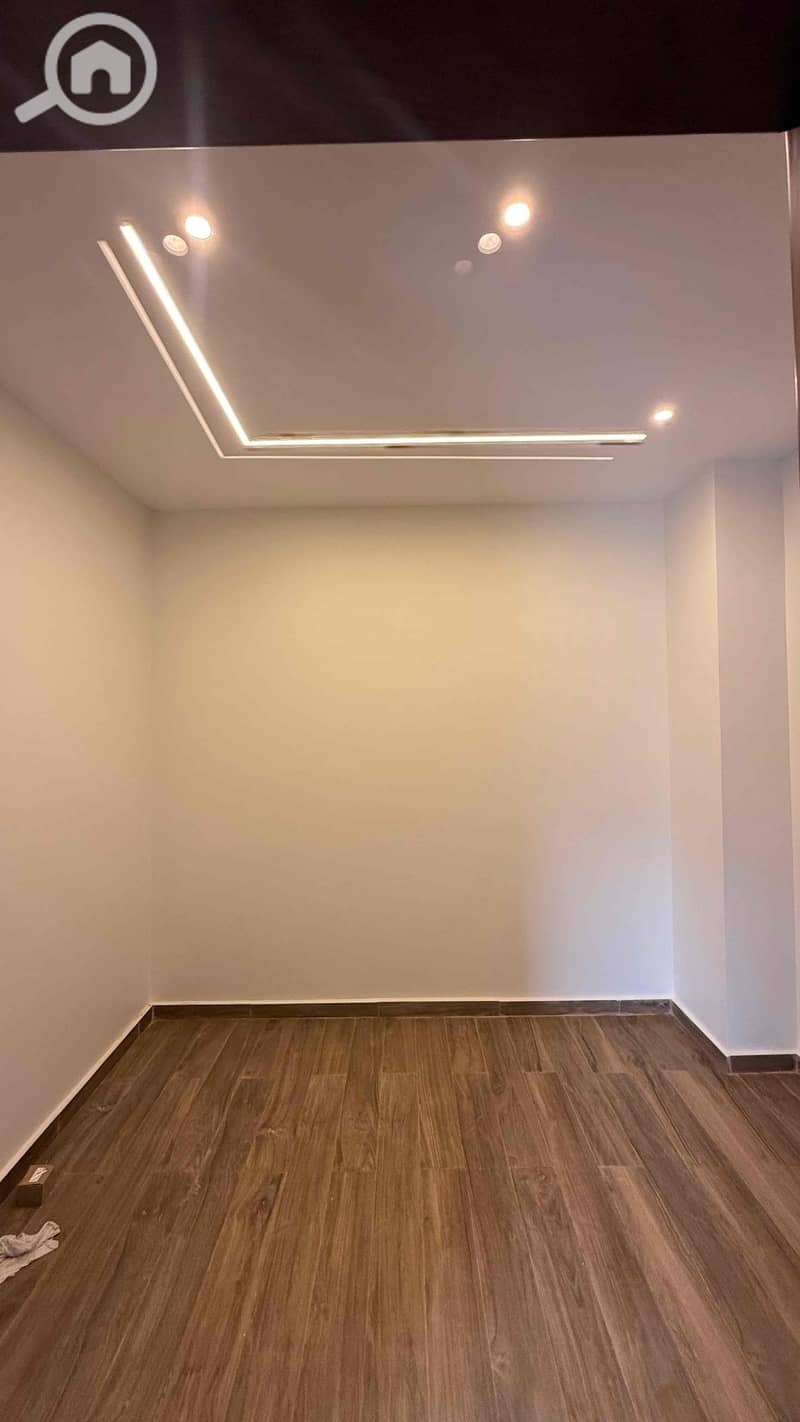 19 8ec15257-ea69-4024-b4aa-10a493b3a088. jpg