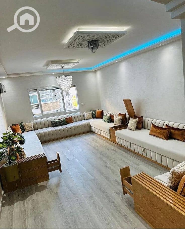 6 download (35). jpeg