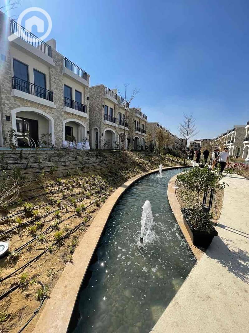 10 6d73236b-4be9-4faa-bf64-35cebd43eecb. jpg