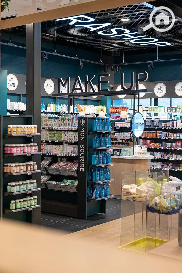 4 MAKE UP - Agencement Pharmacie de l'Arpenaz (74). jpeg