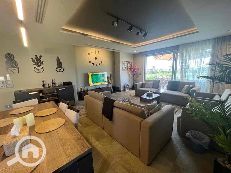 2 e1fe90c2-f58b-4eb4-bc4d-7880d60ef1a7. jpg