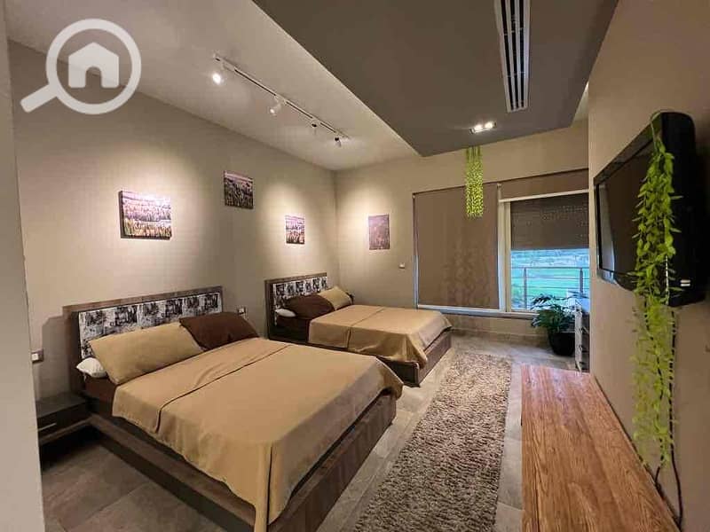 5 4a308e82-db57-41e0-92ee-2f79752735d0. jpg