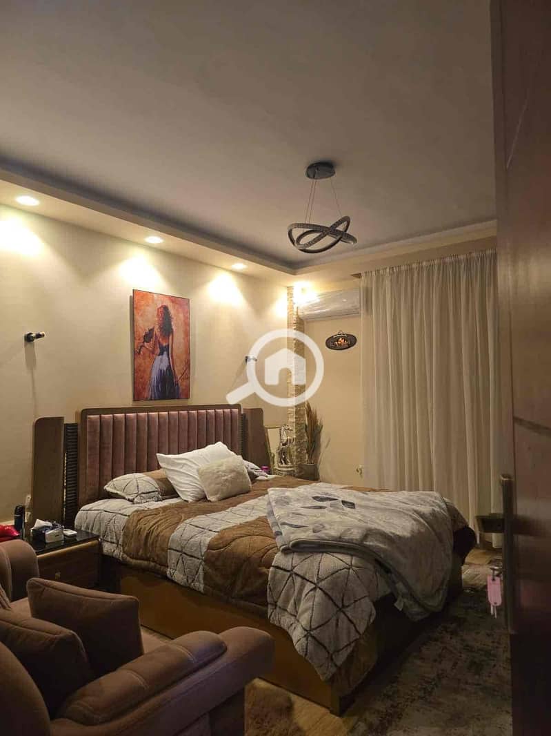 10 f6e8ee33-4252-4365-8426-4fc76509c2e9. jpg