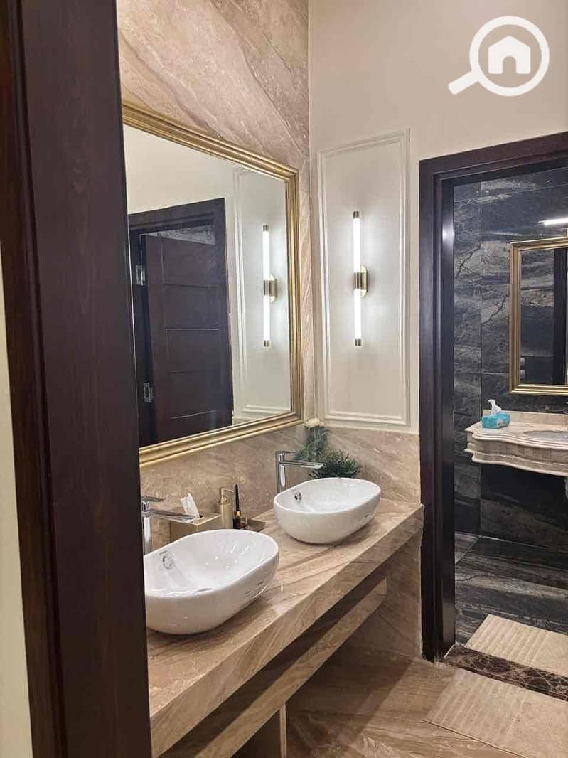 10 48030377-2caa-439a-bfa2-d949faa0e3f4. jpg