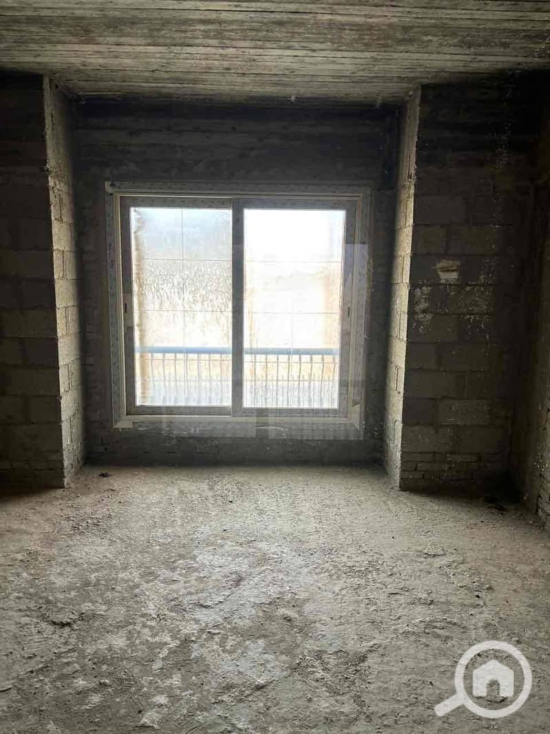 8 e2daaa2c-bf5e-4de4-b83e-256e96f07f89. jpg