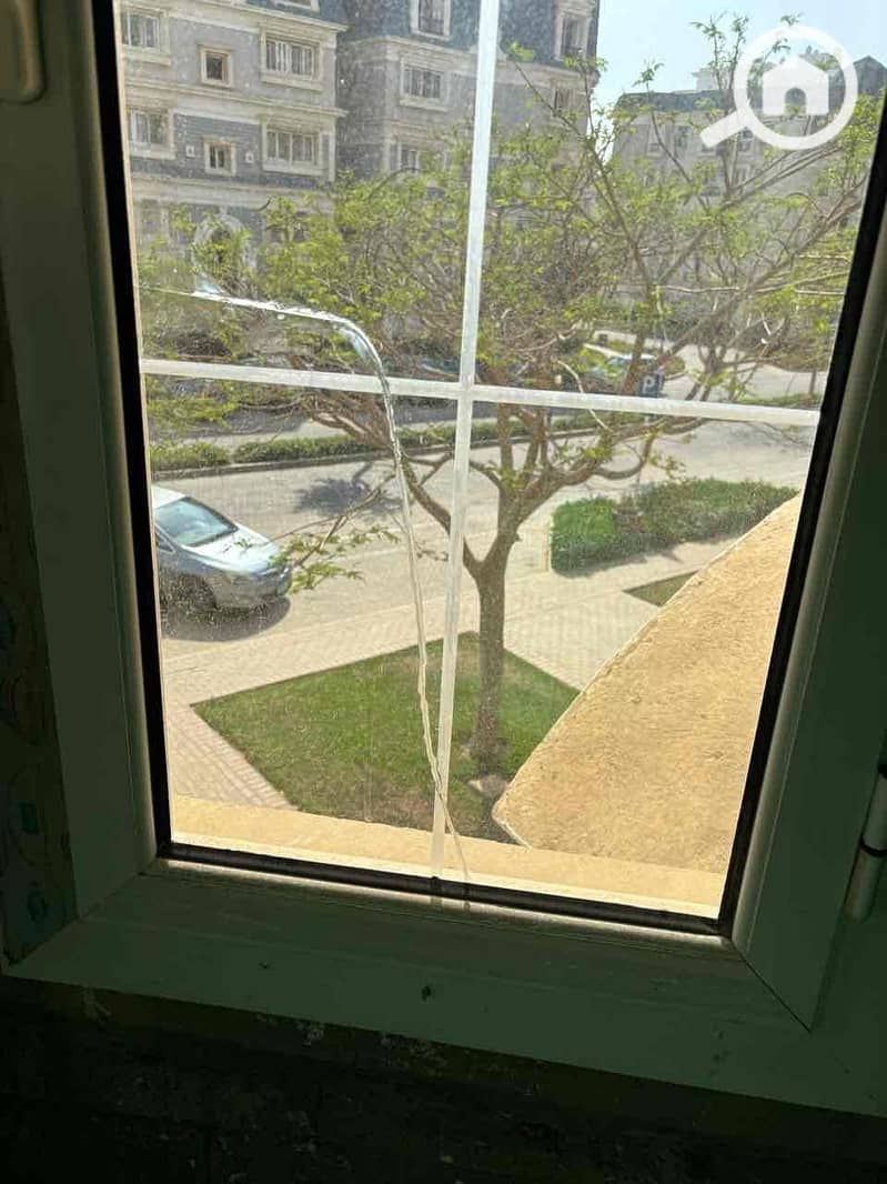 10 70eb83a1-db1b-4210-9918-780323a5c6e7. jpg