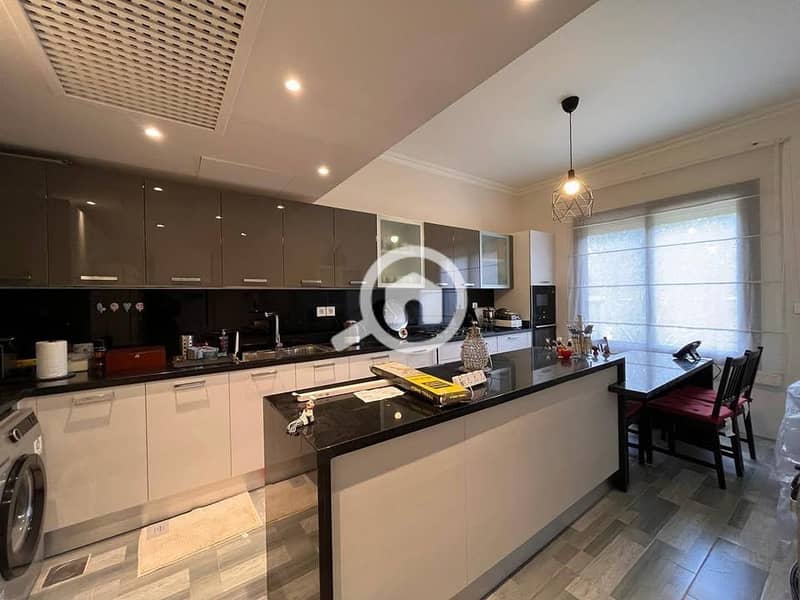 6 518093962_2904573183080091_95944436220835526_n. jpg