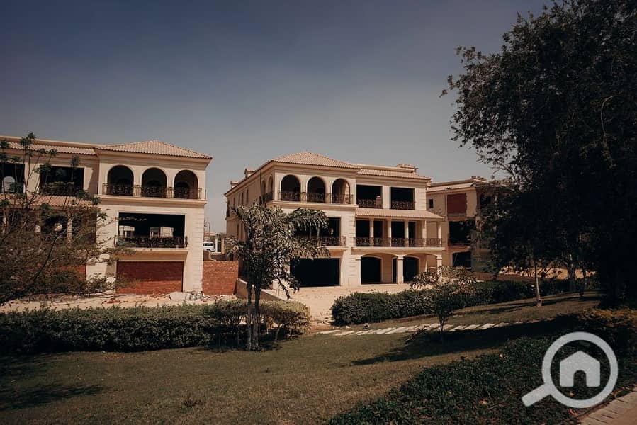 8 villarcompound-6-1. jpg