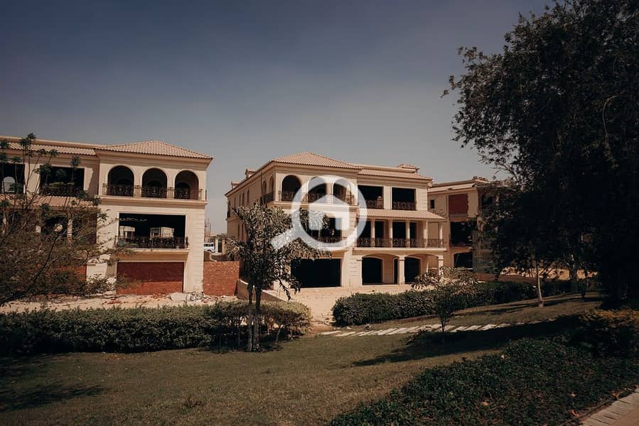 8 villarcompound-6-1. jpg