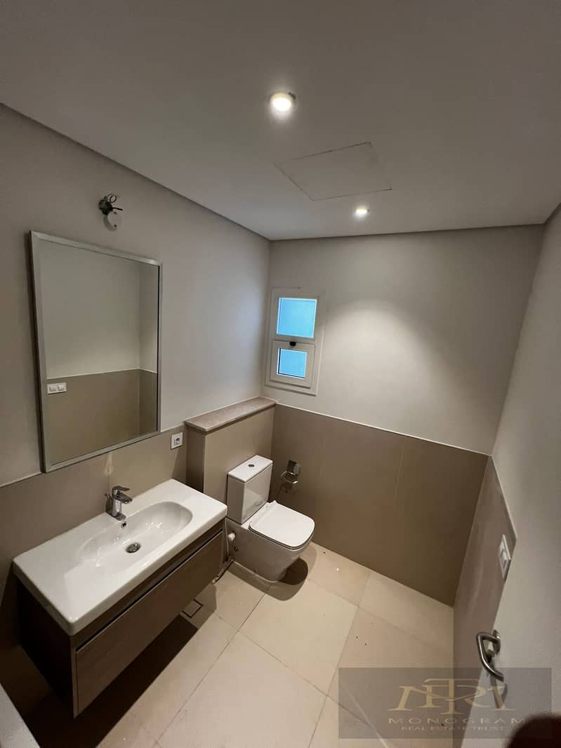 9 58c02f7d-cd1c-4d26-b95f-ec295d7c9933. jpg