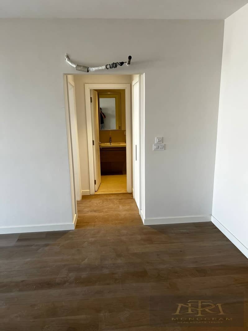 13 f5d87d32-2edd-4629-9bbd-46a08f1b66d5. jpg