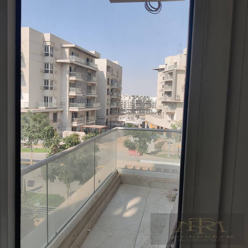 18 f877c2ed-4cb9-414e-8e39-d1c48b049611. jpg