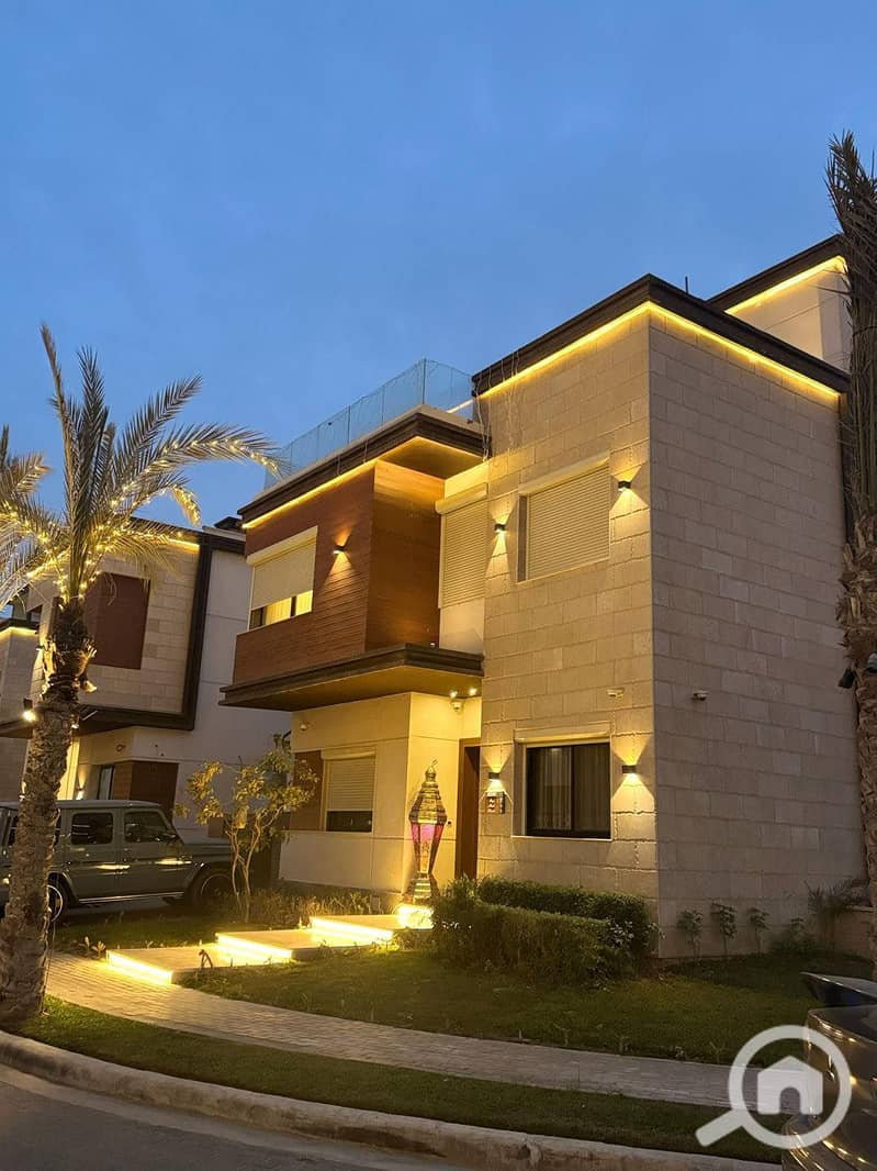 8 522677466_2517783328574507_1649962838094388665_n. jpg