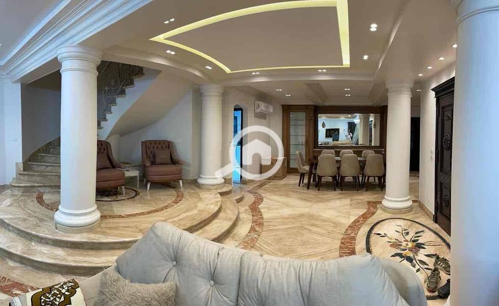 4 05255ce3-02a8-4d88-8c8d-40dbb4a03b45. jpg