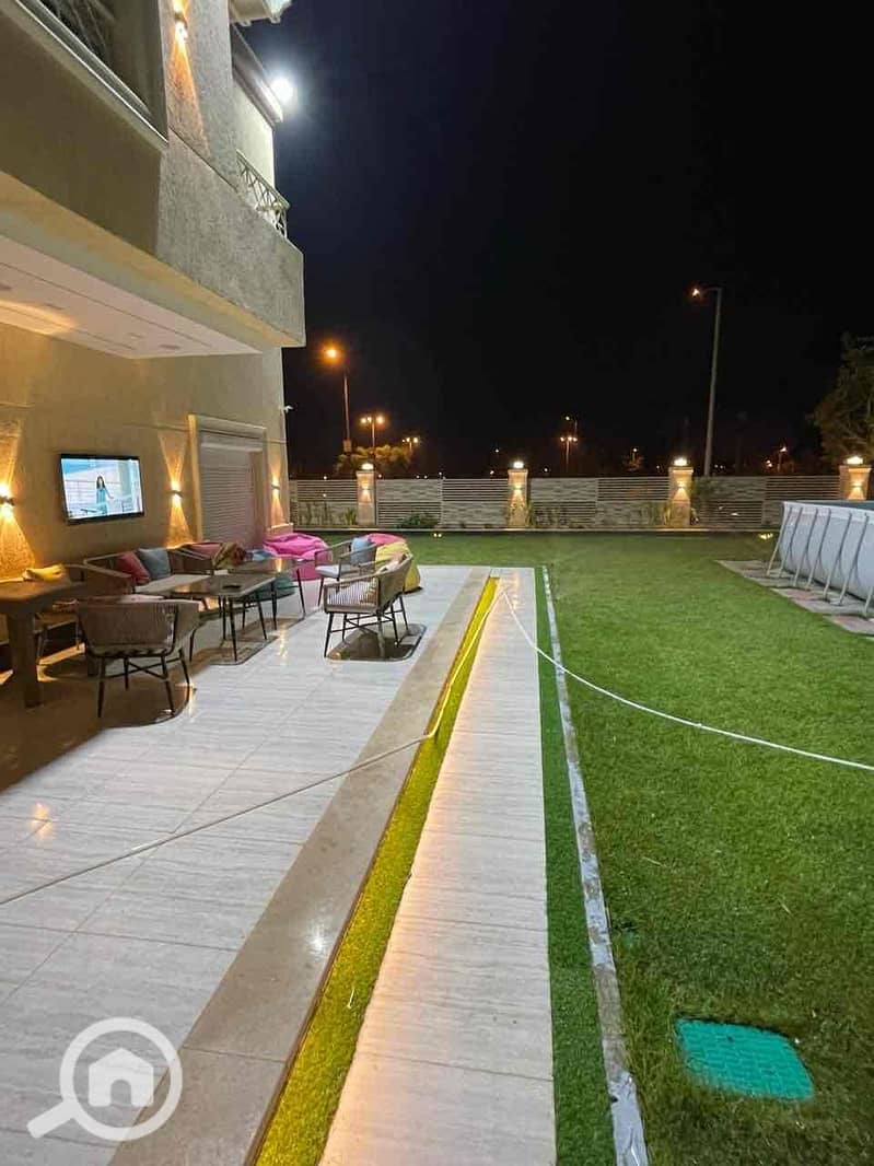 12 1c8212ab-af6d-4d79-9739-1594109c9612. jpg