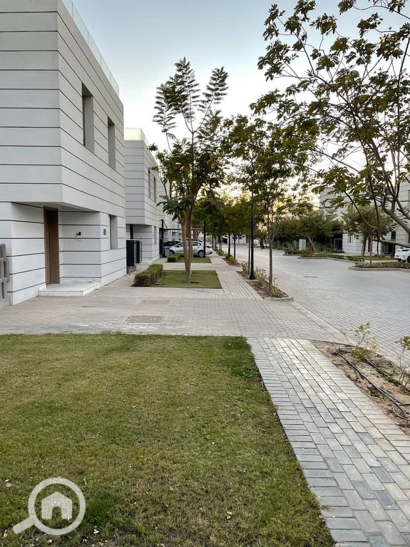 12 WhatsApp Image 2024-12-16 at 16.37. 36 (2). jpeg