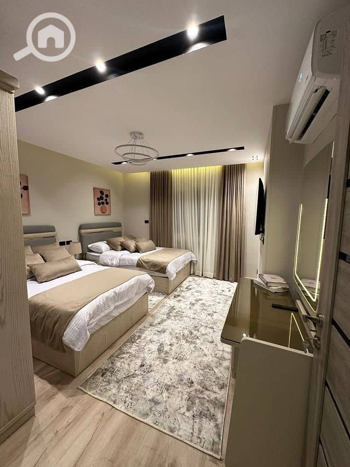 11 574476574_4193801060892193_1088072618671776442_n. jpg