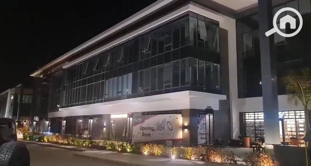 4 da30864e-98bd-445a-992c-97575c3ff30d. jpg