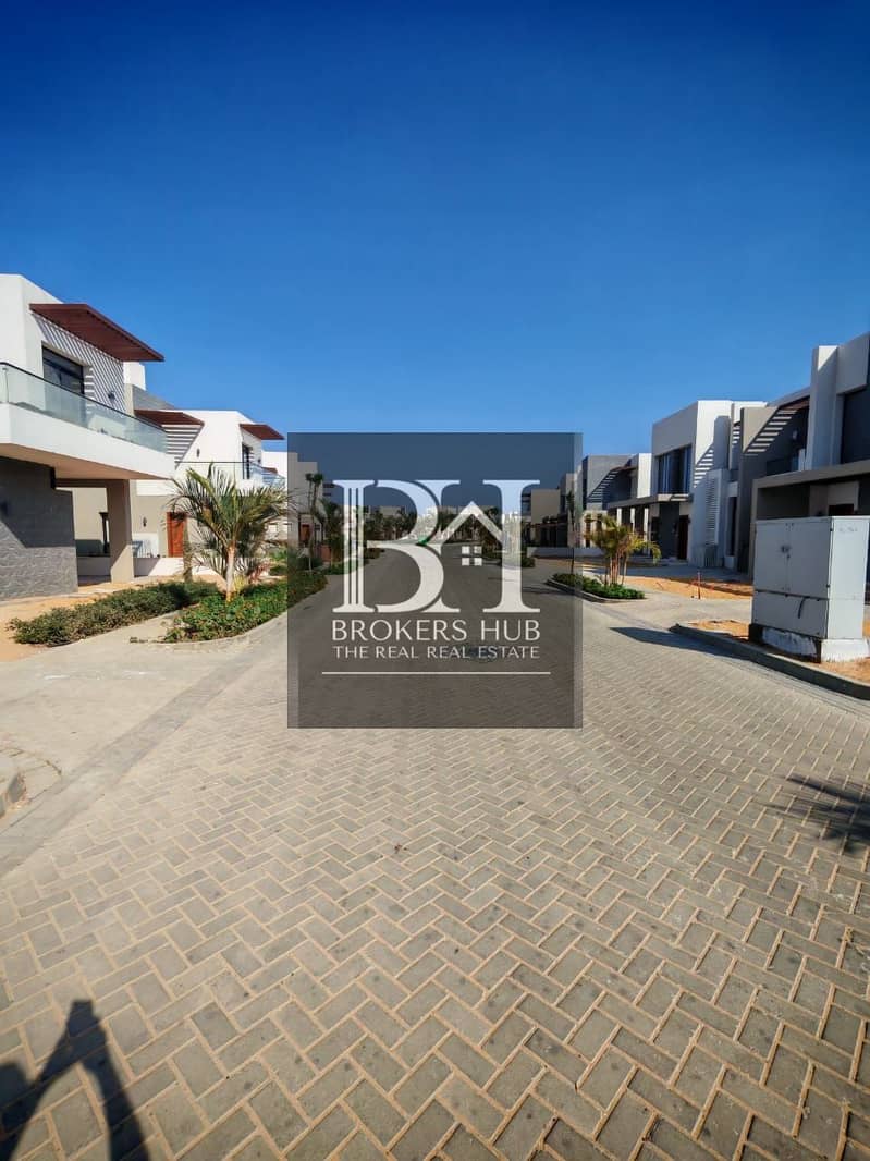 2 43e57114-7efe-459e-8c70-12c6baa3108b. jpeg