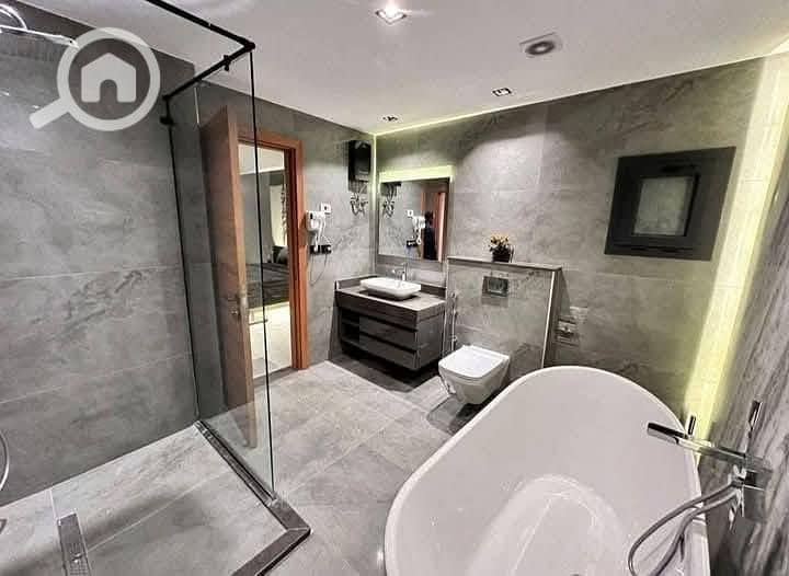 6 569281051_122249175086240682_4351641434155599044_n. jpg