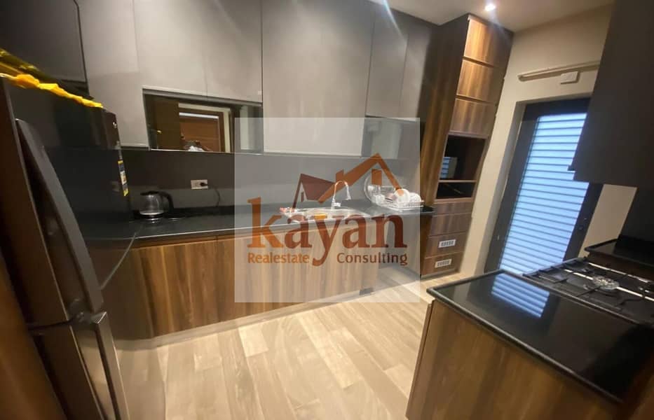 9 651fb06c-2459-48b9-bcad-544cbe873ebe. jpg