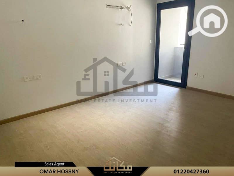 4 3d2d16f1-ab64-48a8-affa-8e4e6d1a40b7. jpg